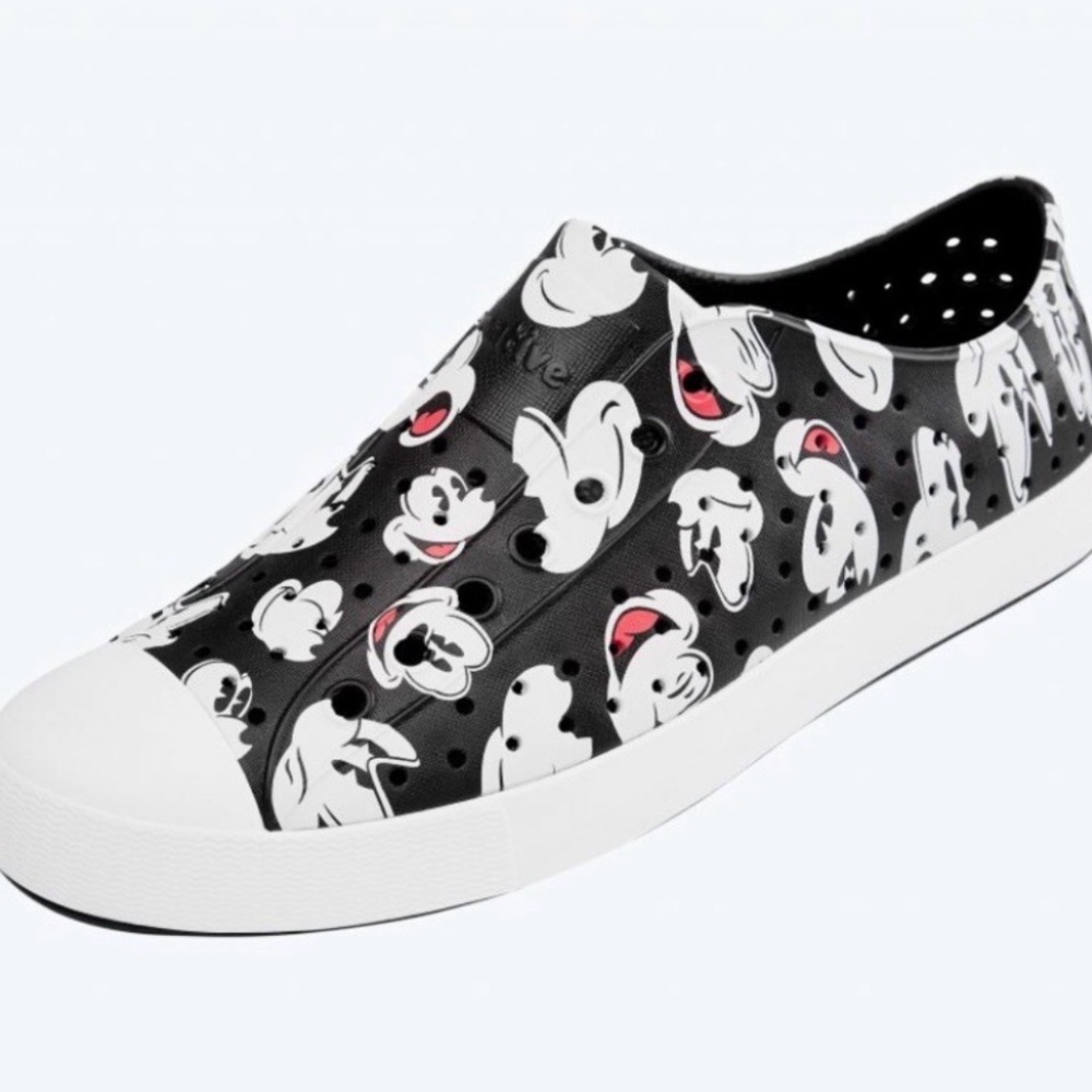 Native Disney Mickey Mouse Disney Slip-On Shoes Unisex 
Size M3/W5